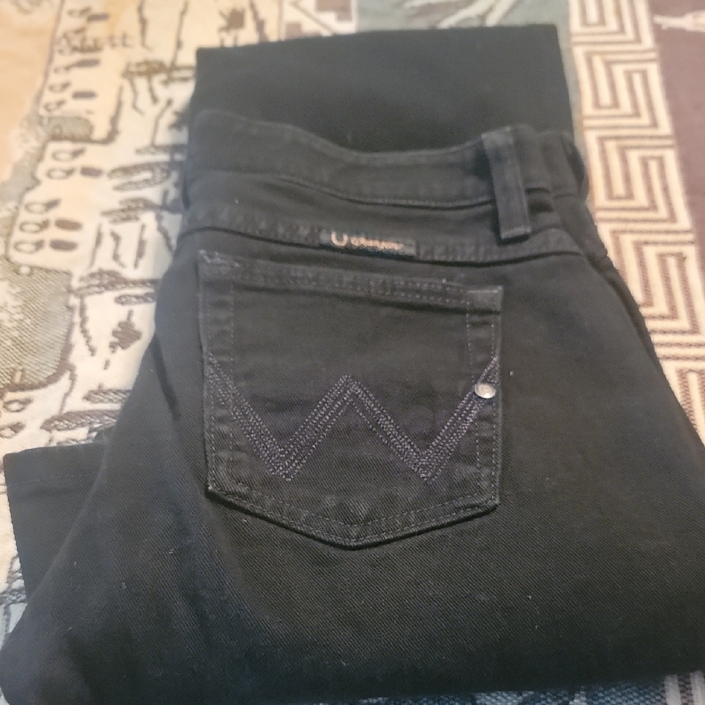 Wrangler Women's Black Straight Leg Jeans
